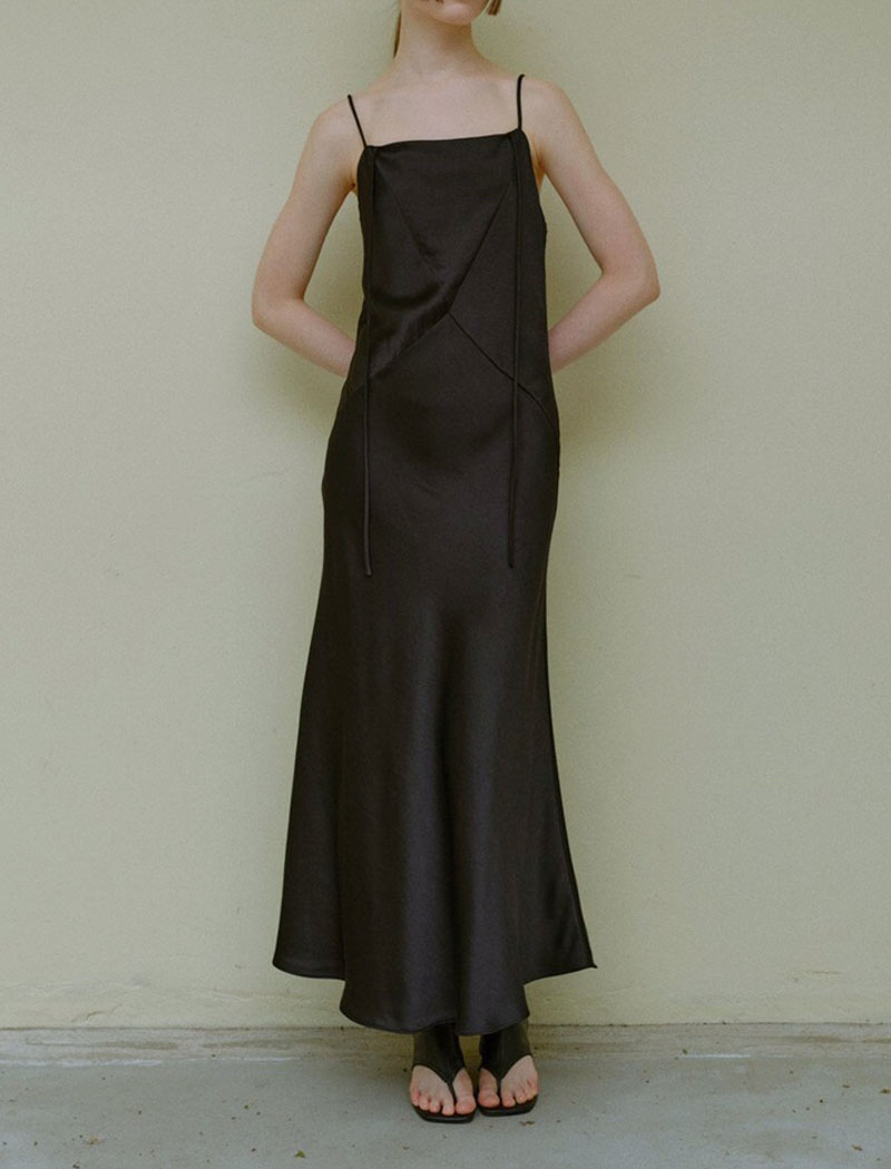 새틴 슬립 맥시 드레스 (아이보리 블랙)