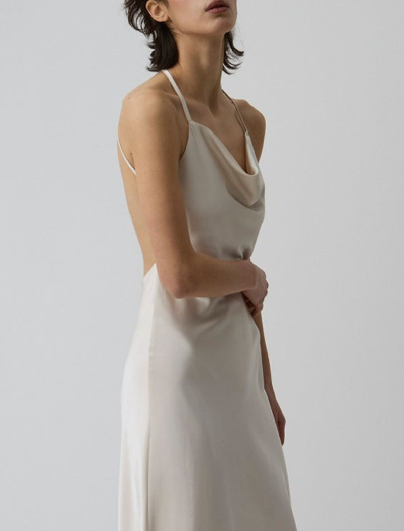백리스 슬립 새틴 드레스 (아이보리 블랙)